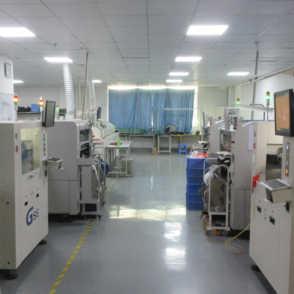 Intelligent controller, intelligent circuit breaker